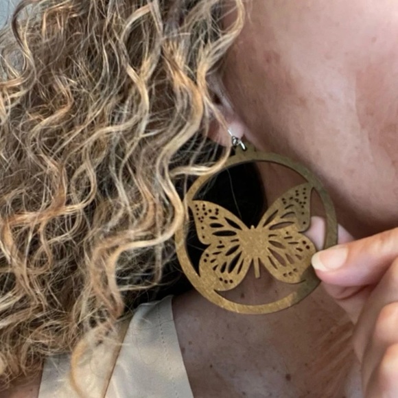 B2G1🦋Boho Wooden Butterfly Earrings | Hollow Out | Laser Cut | Statement 🤎 - Picture 7 of 8